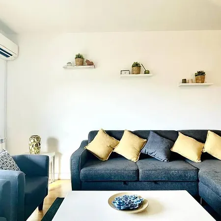 Airport Expo Apartment-3